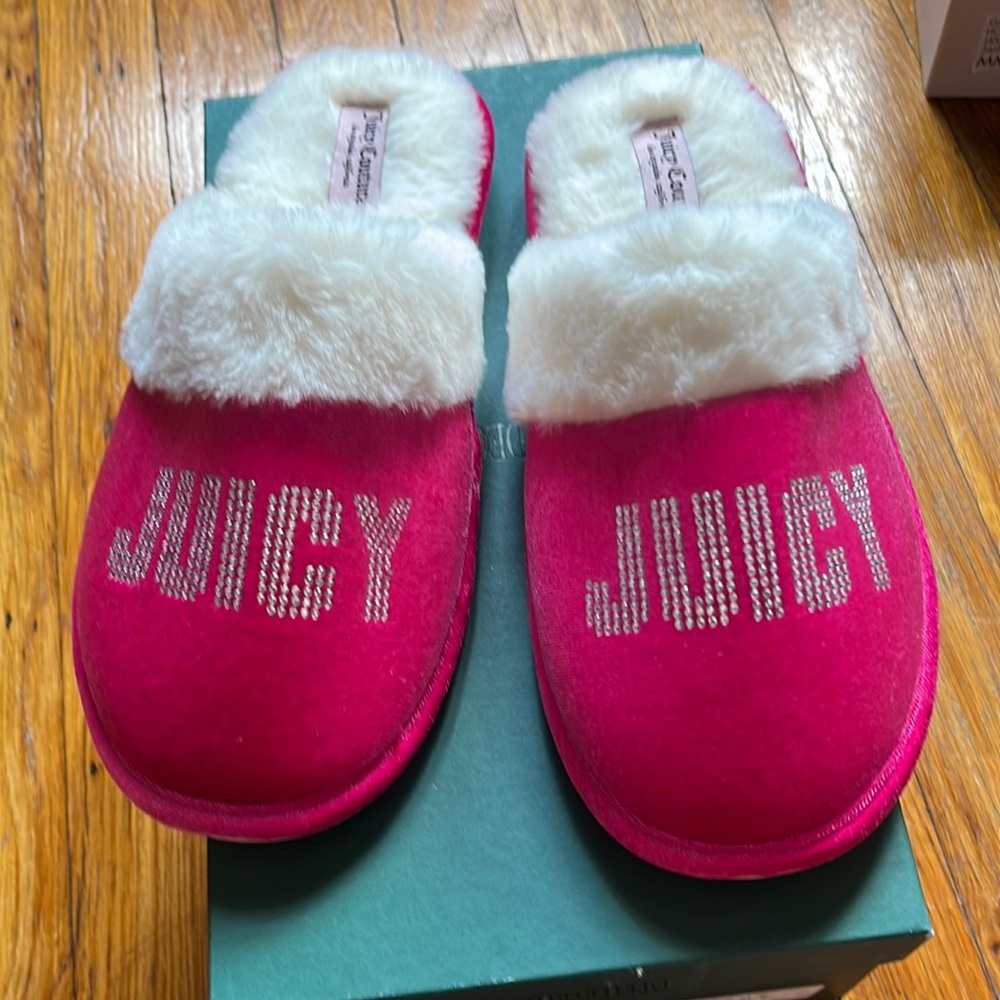 New Juicy fuzzy slipper size M